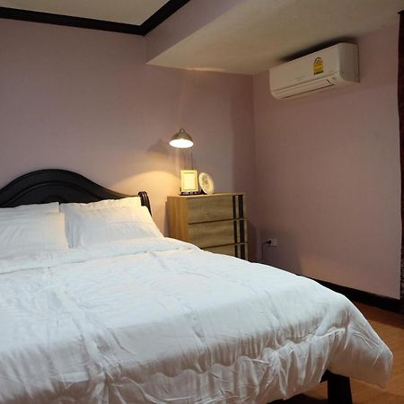 Florentino Hostel ラヨーン エクステリア 写真