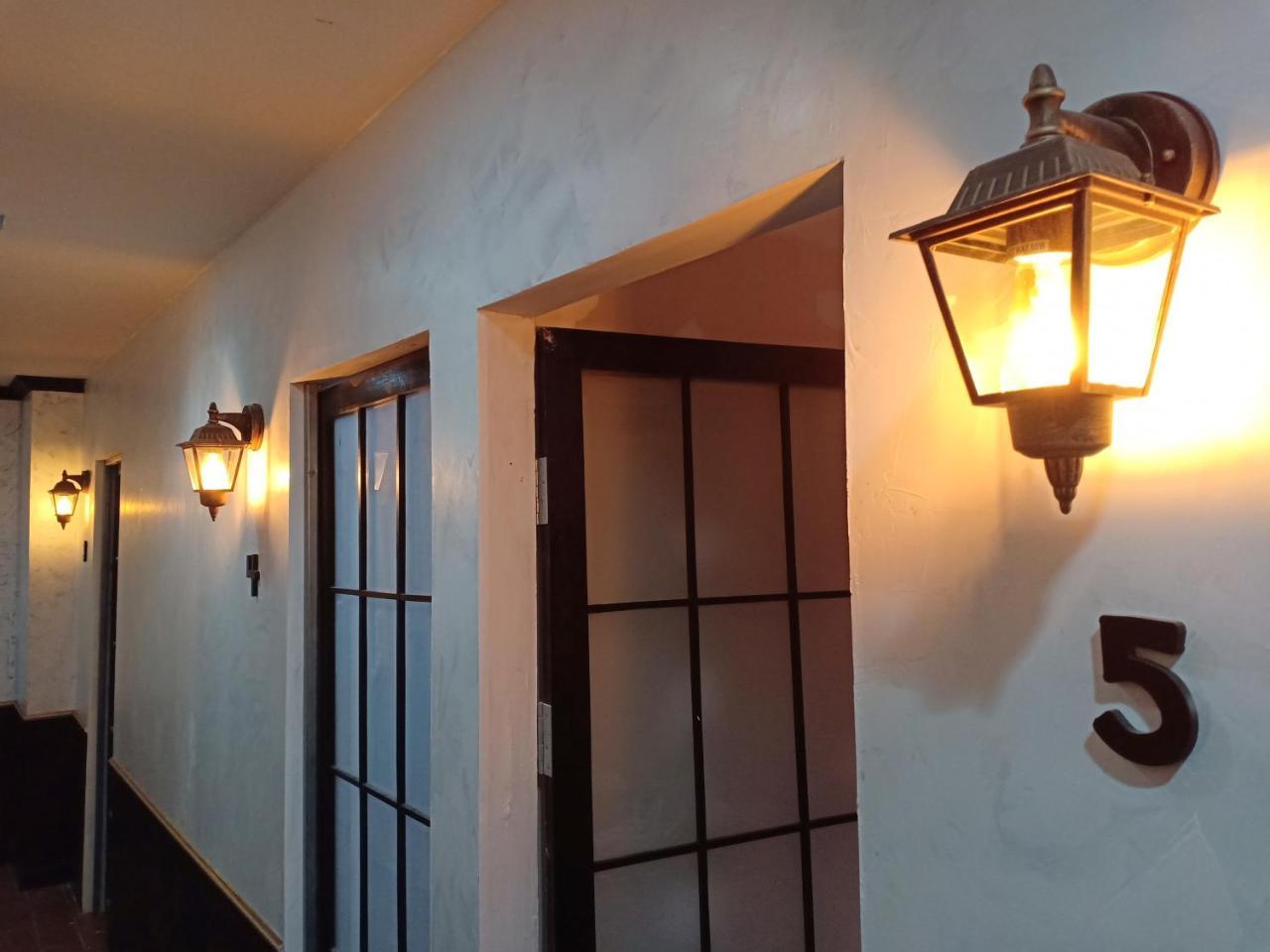 Florentino Hostel ラヨーン エクステリア 写真