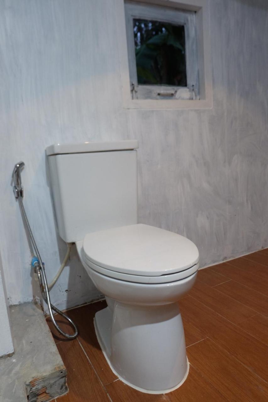 Florentino Hostel ラヨーン エクステリア 写真